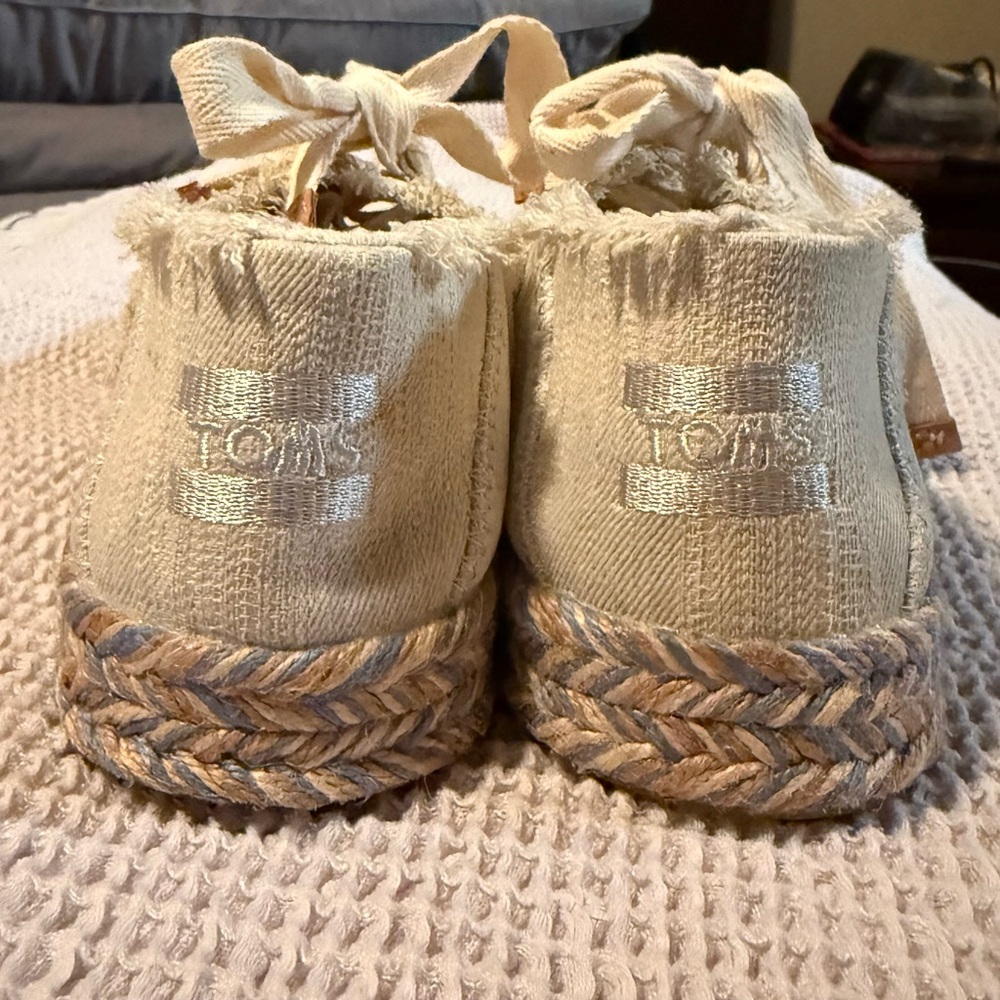 TOMS Carolina women’s sneakers